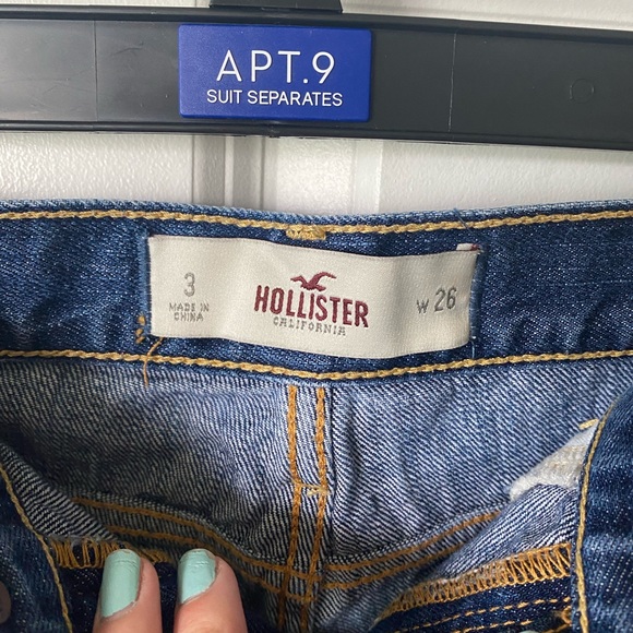 Hollister Jean shorts - Picture 2 of 3